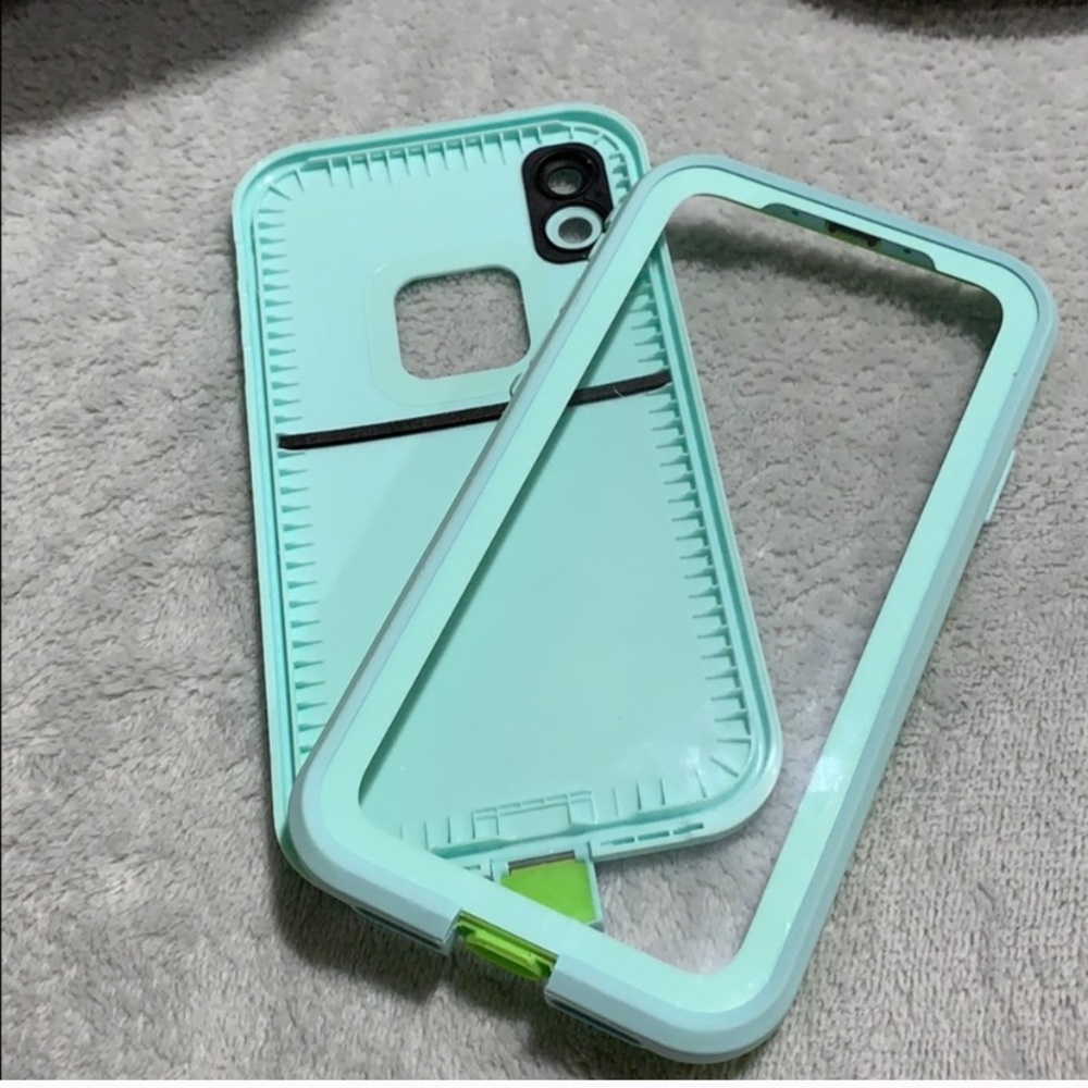 Lifeproof Case